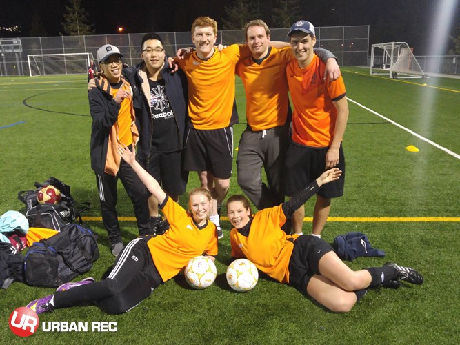 /userfiles/Vancouver/image/gallery/League/10125/Orange_you_glad_we_didnt_say_banana_team_picture_1_.jpg