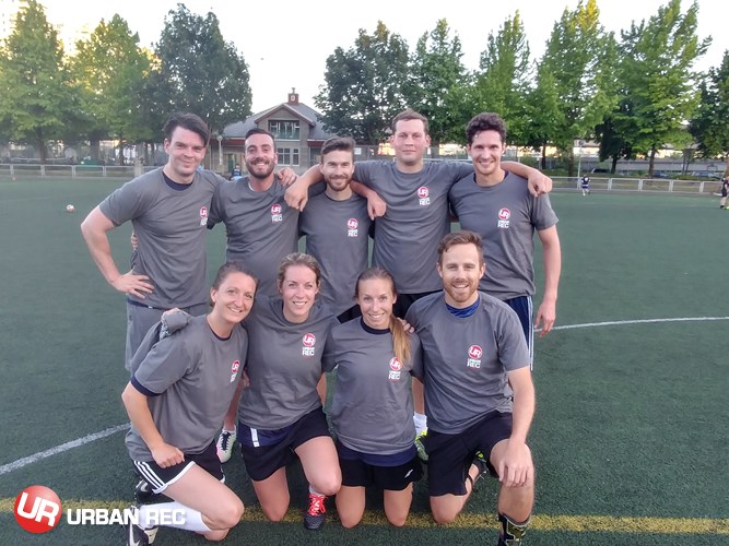 /userfiles/Vancouver/image/gallery/League/10144/Pool_B_champs_-_Notorious_BLG.jpg