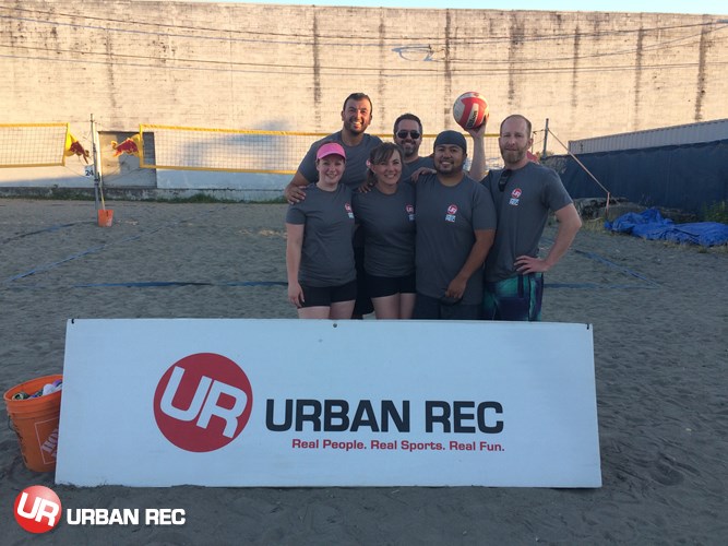 /userfiles/Vancouver/image/gallery/League/10151/Monday_Urban_Beach_Pool_C_Champs-_Back_That_Pass_Up.jpg