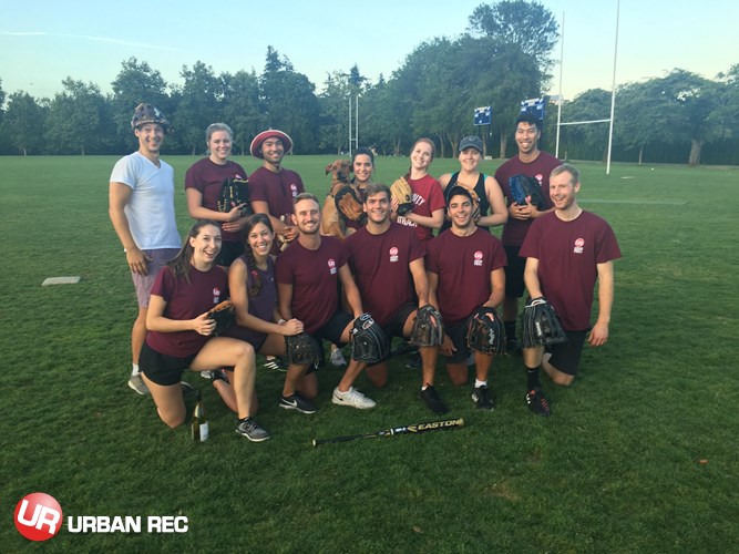 /userfiles/Vancouver/image/gallery/League/10384/ZZZ_-_Slow_Pitches_and_Boozy_Bitches_-_GIB_Honey_Lager_Champs.jpg