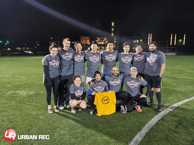 /userfiles/Vancouver/image/gallery/League/10452/z_-_SUBWAY_Champs_-_Golden_moths_championship_picture_.jpg