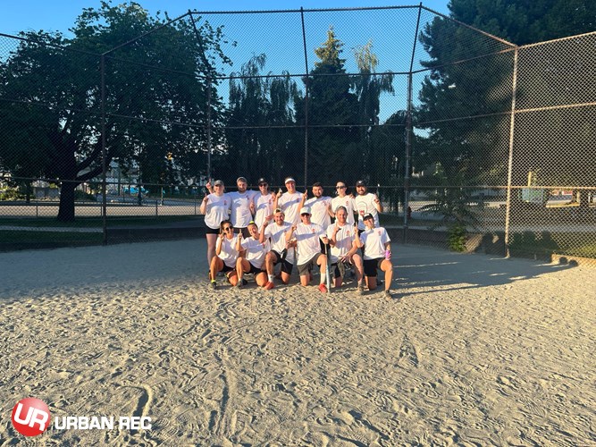 /userfiles/Vancouver/image/gallery/League/10604/z-_Granville_Island_Peach_Sour_Pool_C_Champs-_Milkpeople.jpg