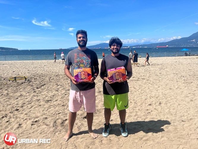 /userfiles/Vancouver/image/gallery/Tournament/10731/Z-_Champs_Spikeball_Div_C-_Better_than_Odeon.jpg